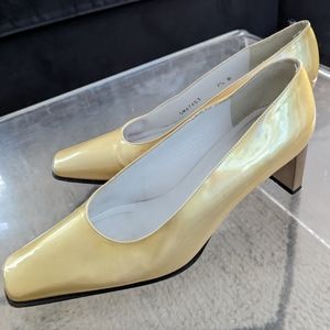 STUART WEITZMAN Vintage Square Toe Champagne Quasar Patent pumps